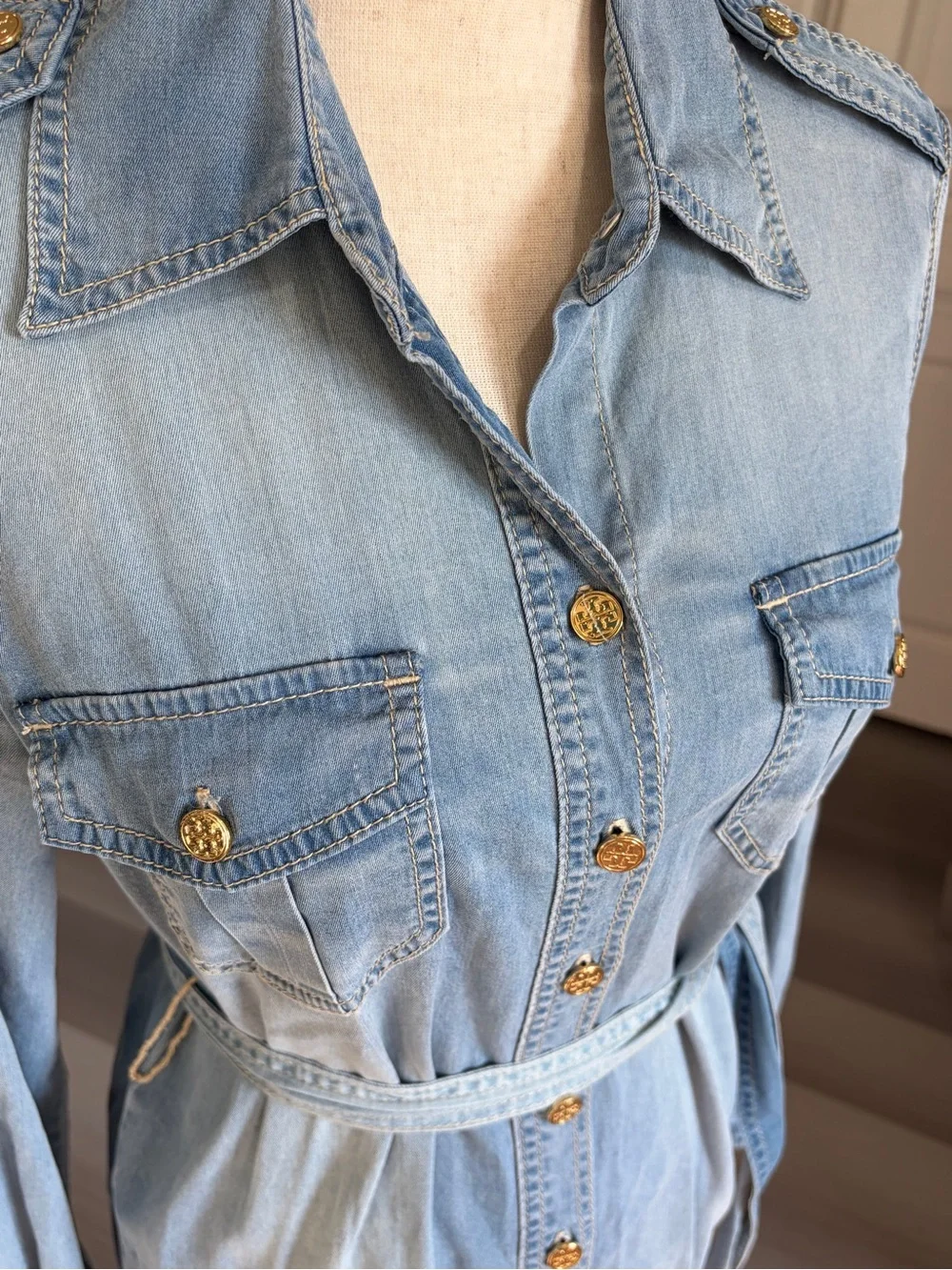✨Tory Burch EUC Brigitte Blue Chambray Belted Shirt Dress w Gold Logo Buttons 💛